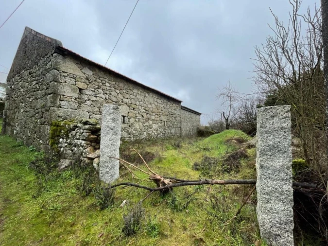 Moradia T0 para Venda em Guarda Foto 6