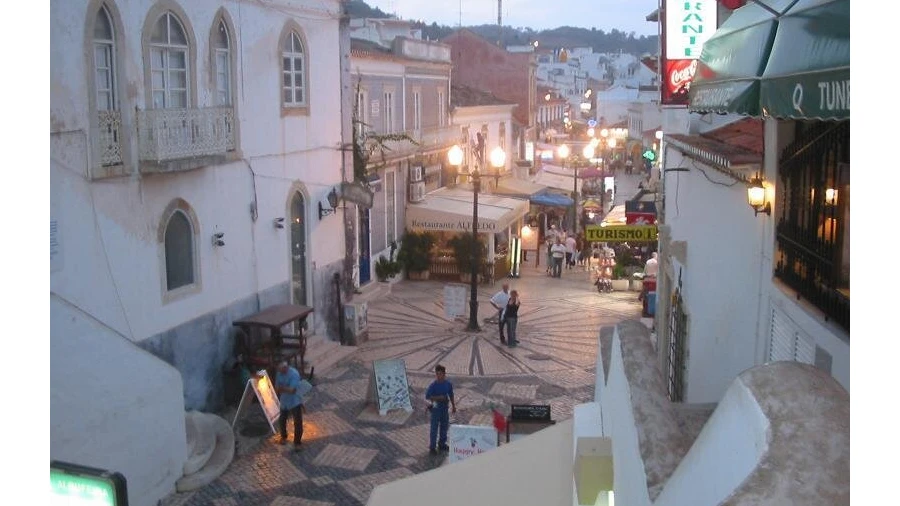 Loja para Venda em Albufeira e Olhos de Água