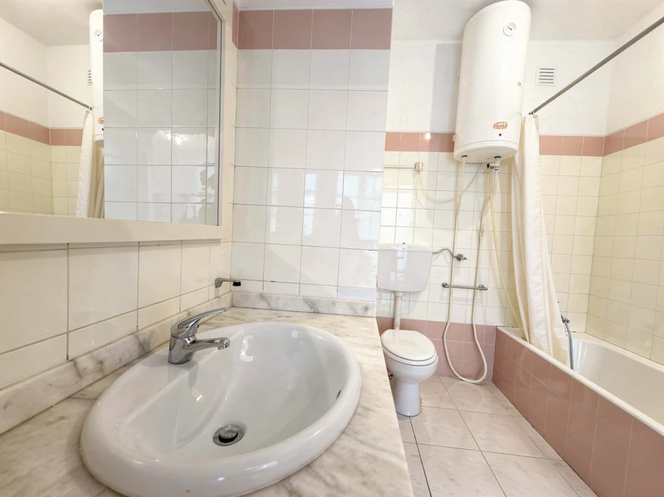 Apartamento T1 para Venda em Albufeira e Olhos de Água Foto 8