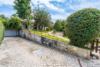 Moradia T5 para Venda em Corroios