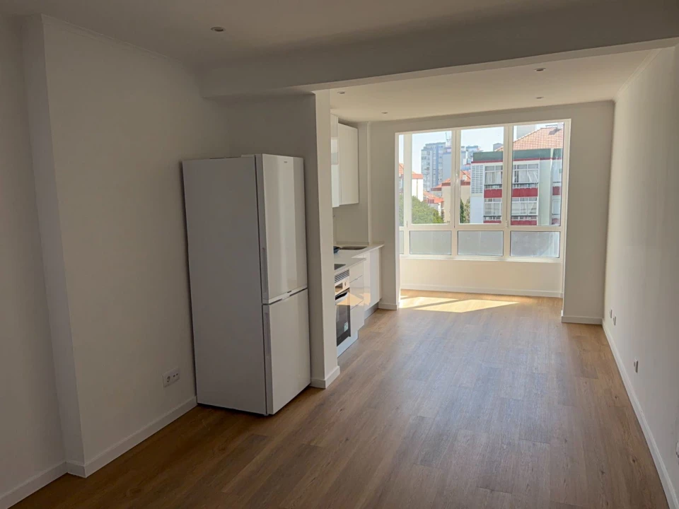 Apartamento T1 para Venda em Águas Livres Foto 2