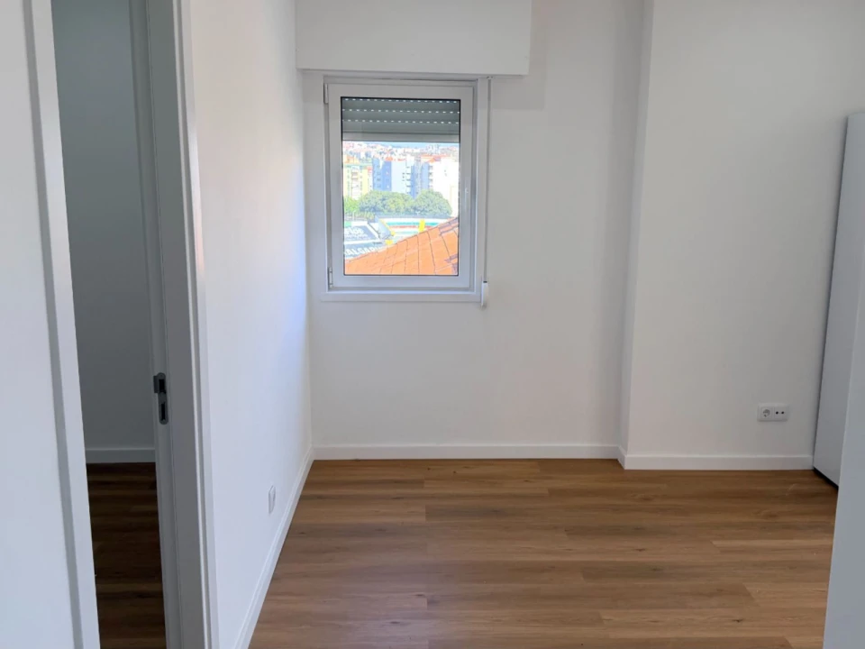 Apartamento T1 para Venda em Águas Livres Foto 3