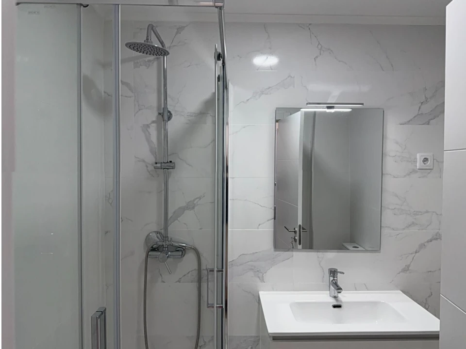 Apartamento T1 para Venda em Águas Livres Foto 5
