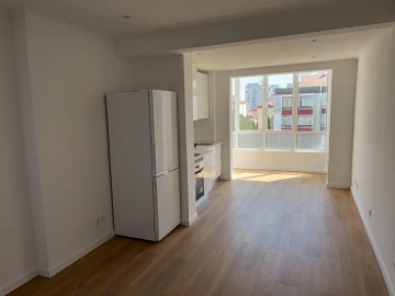 Apartamento T1 para Venda em Águas Livres