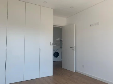 Apartamento T1 para Arrendamento em Pedrouços
