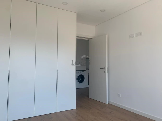 Apartamento T1 para Arrendamento em Pedrouços Foto 5