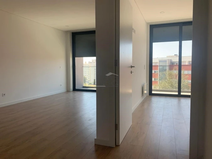 Apartamento T1 para Arrendamento em Pedrouços Foto 3