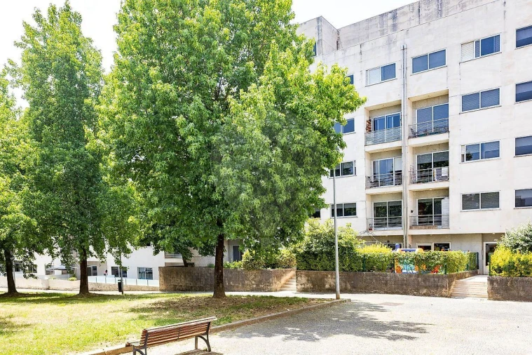 Apartamento T3 para Venda em Moreira Foto 2