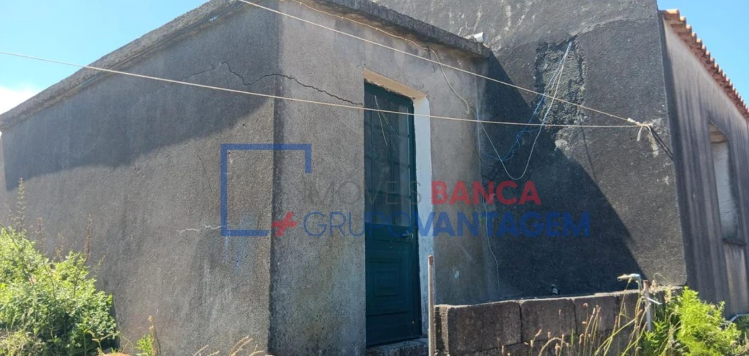 Moradia T2 para Venda em Cedros Foto 3