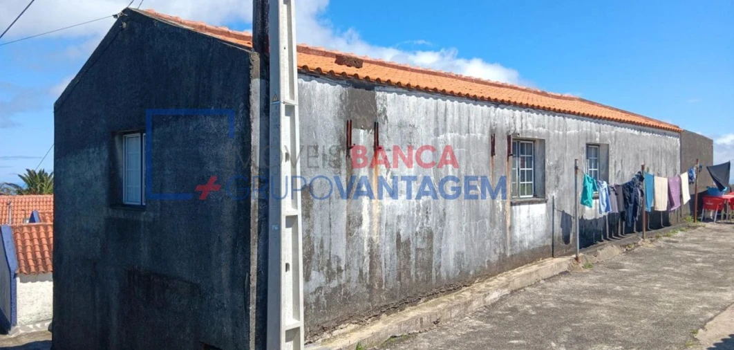 Moradia T2 para Venda em Cedros Foto 4
