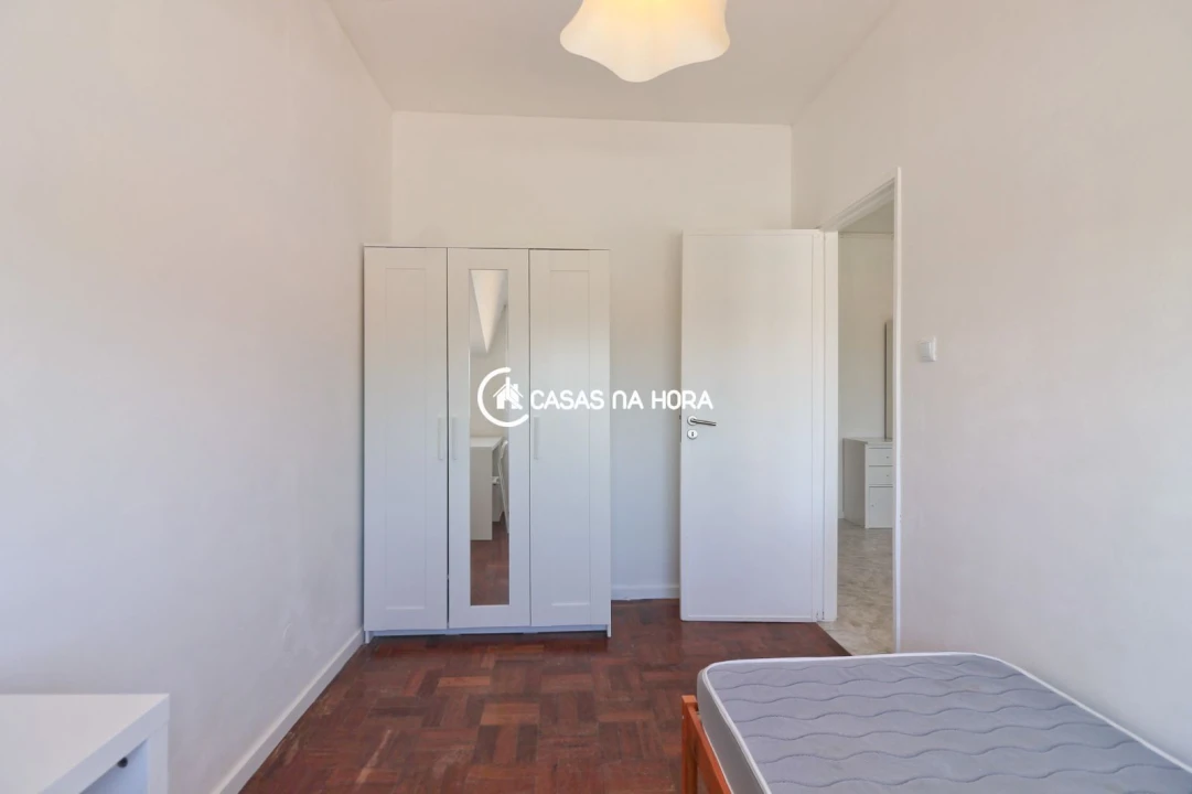 Apartamento T2 para Arrendamento em Paranhos Foto 14