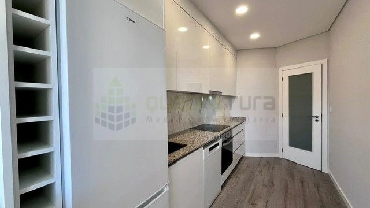 Apartamento T2 para Venda em Cedofeita, Santo Ildefonso, Sé, Miragaia, São Nicolau e Vitória Foto 7