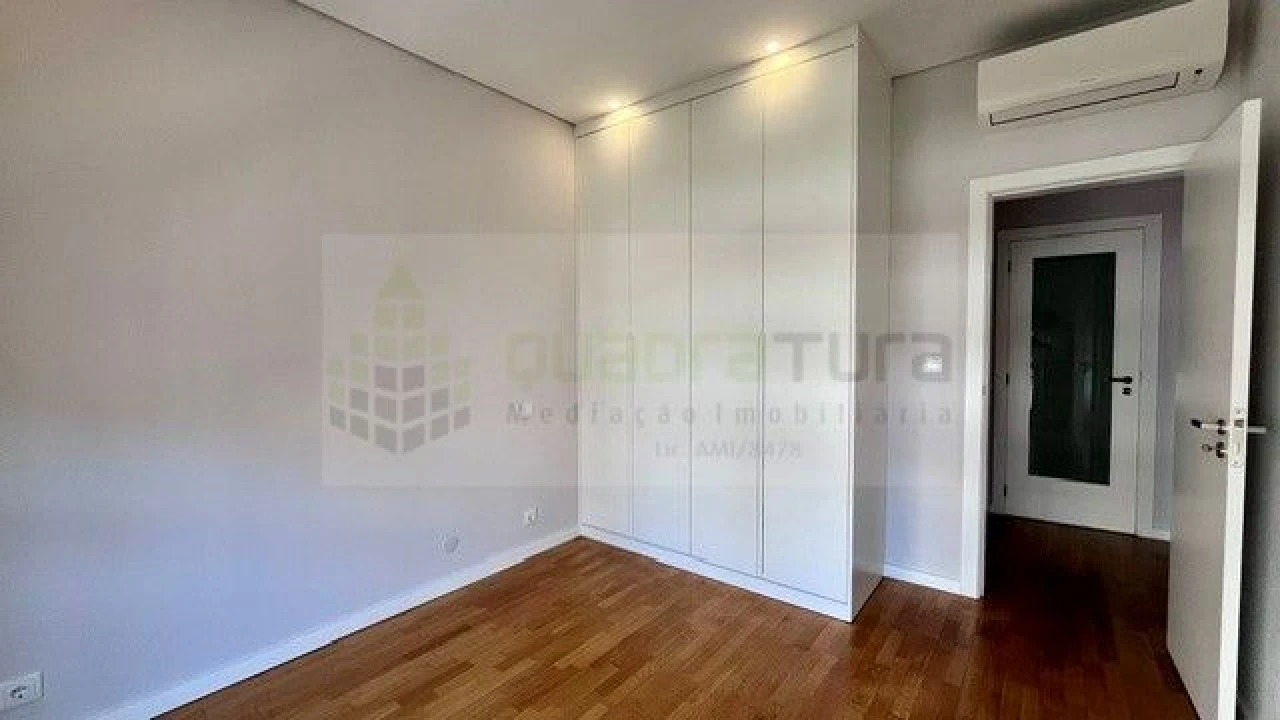 Apartamento T2 para Venda em Cedofeita, Santo Ildefonso, Sé, Miragaia, São Nicolau e Vitória Foto 12