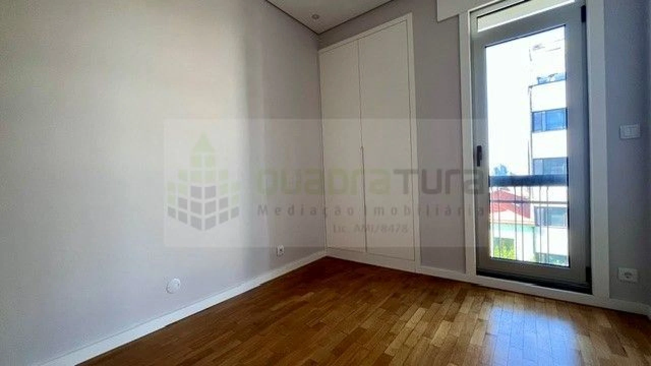 Apartamento T2 para Venda em Cedofeita, Santo Ildefonso, Sé, Miragaia, São Nicolau e Vitória Foto 16