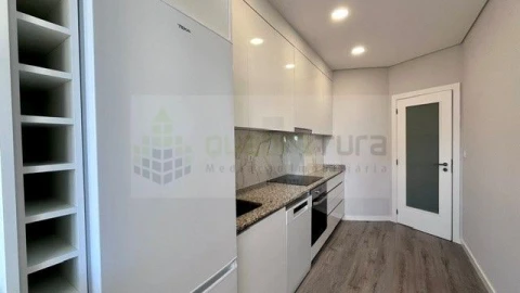 Apartamento T2 para Venda em Cedofeita, Santo Ildefonso, Sé, Miragaia, São Nicolau e Vitória