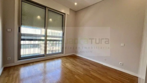 Apartamento T2 para Venda em Cedofeita, Santo Ildefonso, Sé, Miragaia, São Nicolau e Vitória