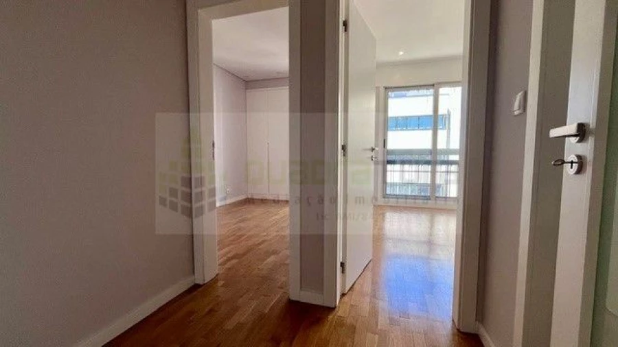Apartamento T2 para Venda em Cedofeita, Santo Ildefonso, Sé, Miragaia, São Nicolau e Vitória Foto 9