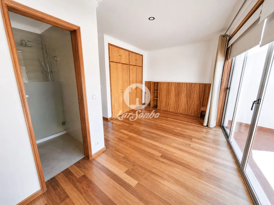 Moradia T3 para Venda em Gondarem Foto 25