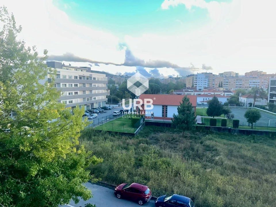 Apartamento T3 para Arrendamento em Nogueira, Fraião e Lamaçães Foto 23