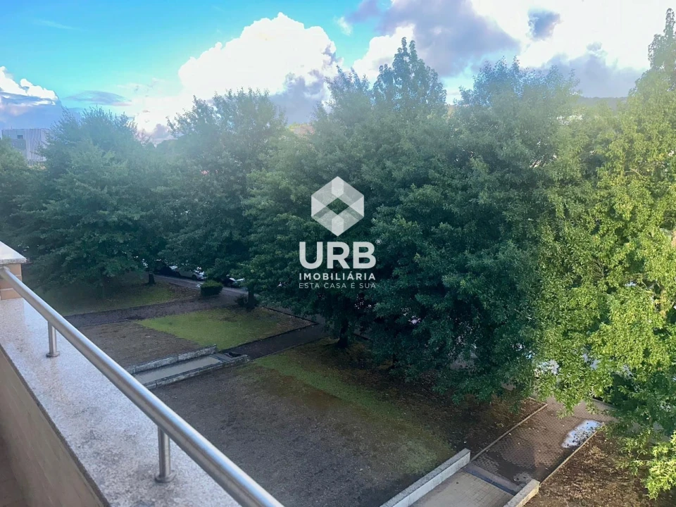 Apartamento T3 para Arrendamento em Nogueira, Fraião e Lamaçães Foto 24
