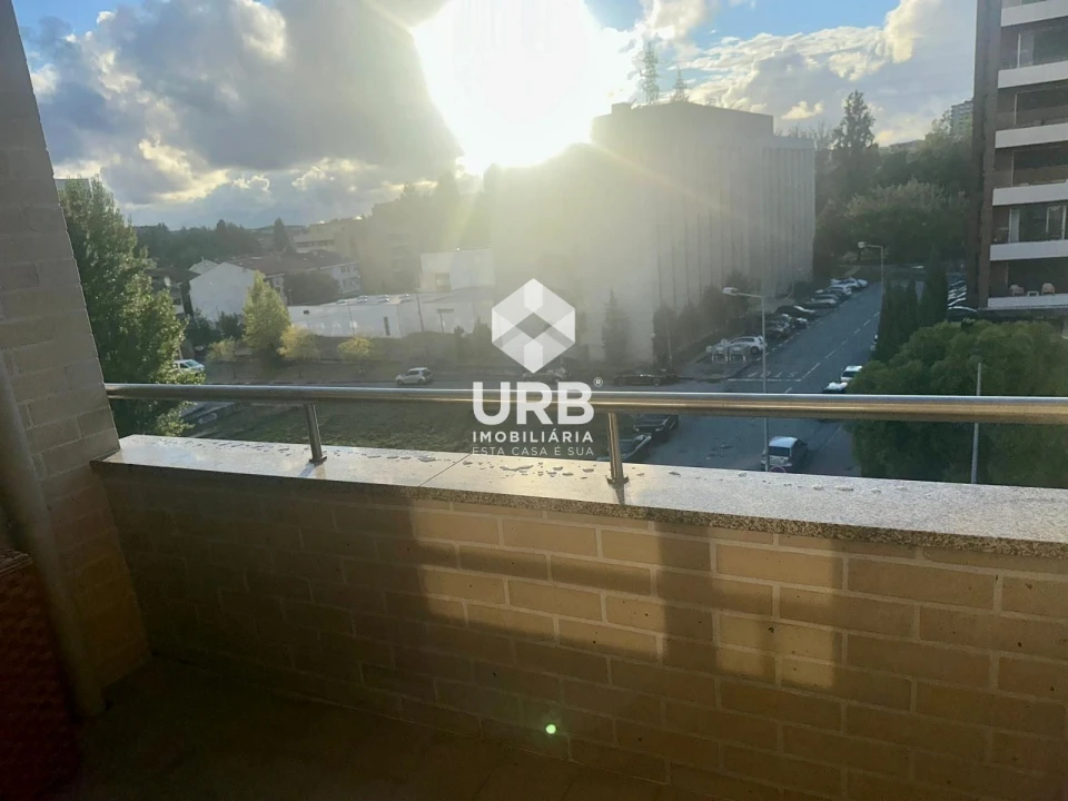 Apartamento T3 para Arrendamento em Nogueira, Fraião e Lamaçães Foto 14