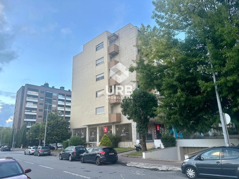 Apartamento T3 para Arrendamento em Nogueira, Fraião e Lamaçães Foto 26