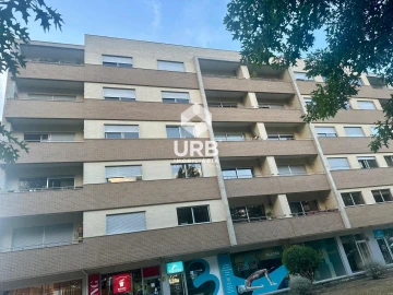 Apartamento T3 para Arrendamento em Nogueira, Fraião e Lamaçães