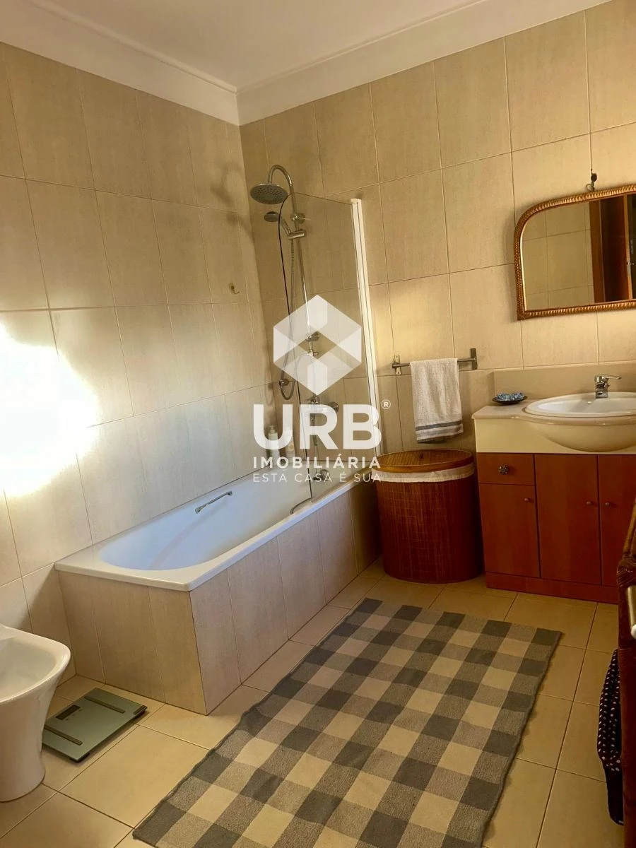 Apartamento T3 para Arrendamento em Nogueira, Fraião e Lamaçães Foto 13
