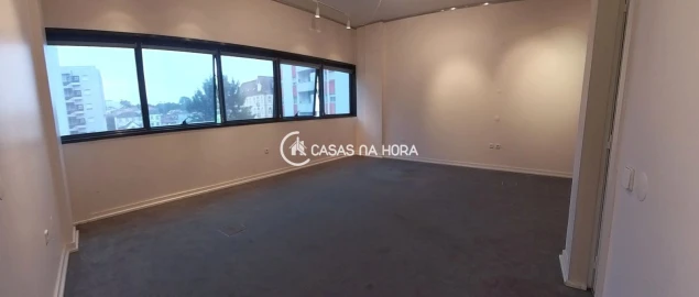 Escritório para Arrendamento em Lordelo do Ouro e Massarelos