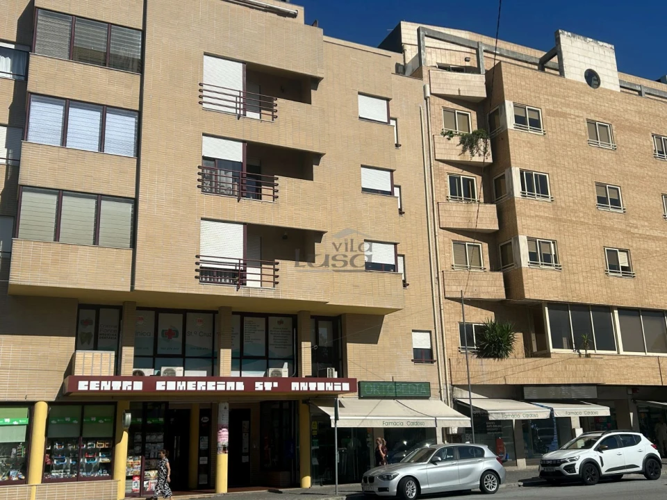 Loja para Arrendamento em Gondomar (São Cosme), Valbom e Jovim Foto 1