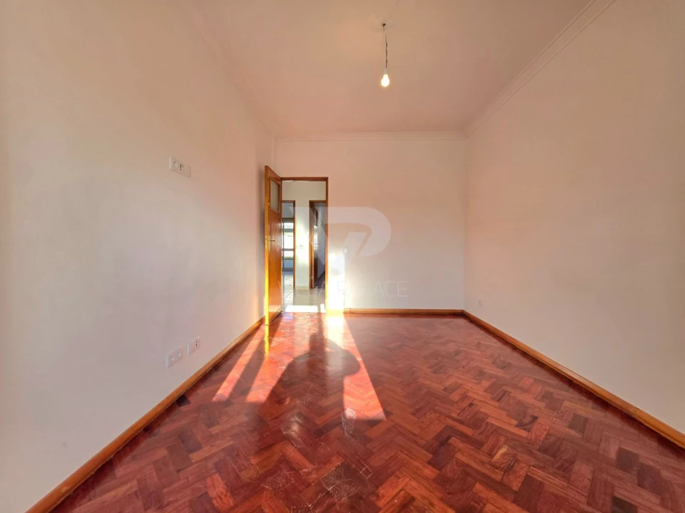Apartamento T3 para Arrendamento em Venteira Foto 23