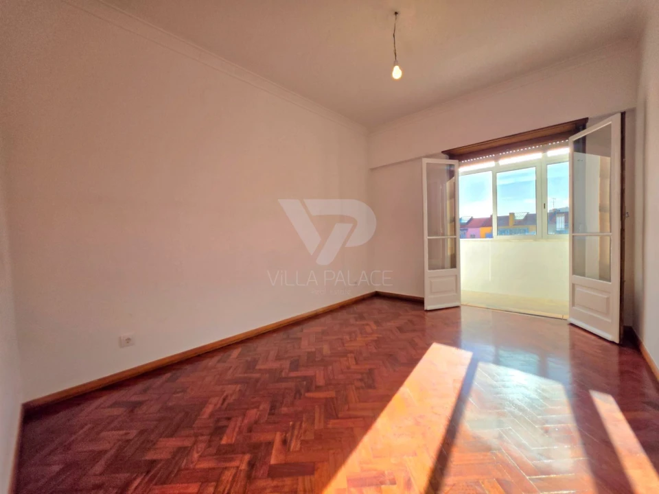 Apartamento T3 para Arrendamento em Venteira Foto 24