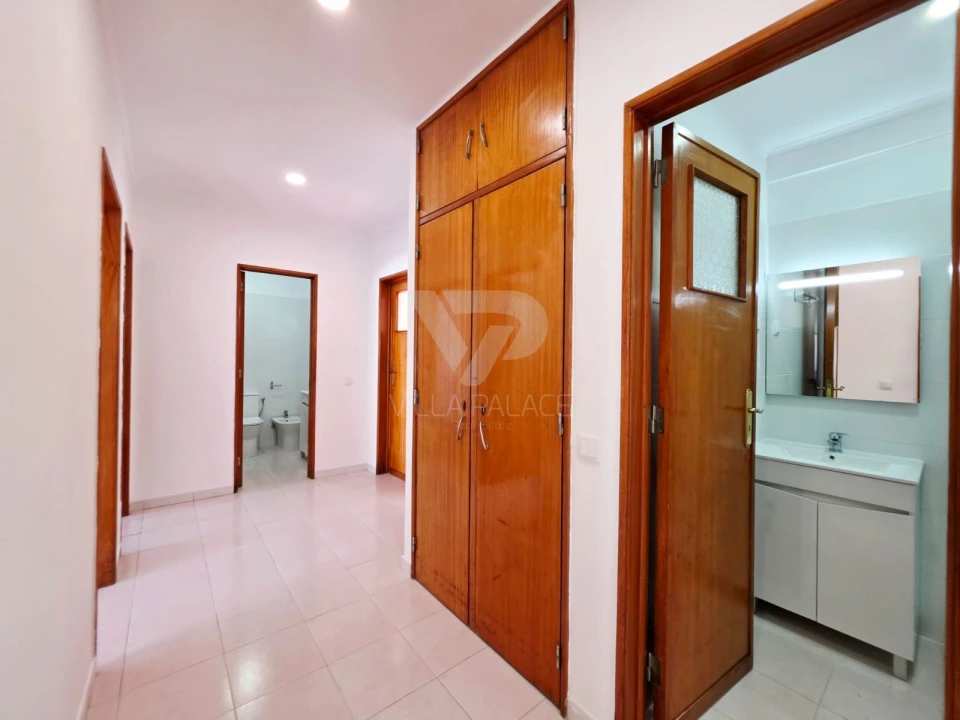 Apartamento T3 para Arrendamento em Venteira Foto 3