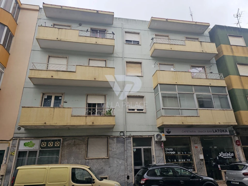 Apartamento T3 para Arrendamento em Venteira Foto 1