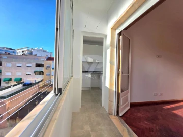 Apartamento T3 para Arrendamento em Venteira