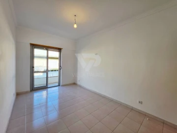 Apartamento T3 para Arrendamento em Venteira