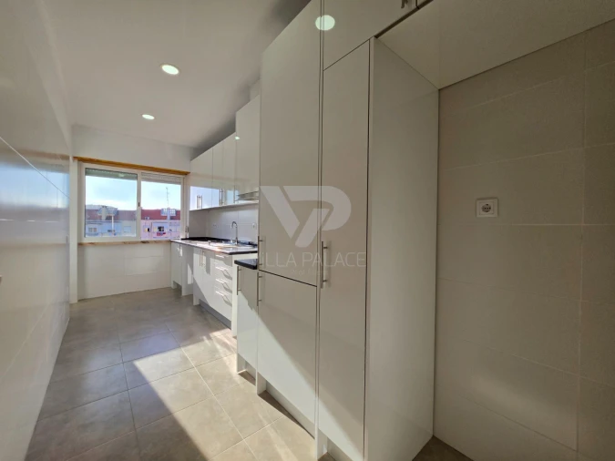 Apartamento T3 para Arrendamento em Venteira Foto 18