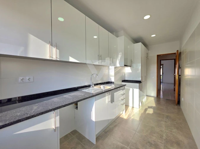 Apartamento T3 para Arrendamento em Venteira Foto 19