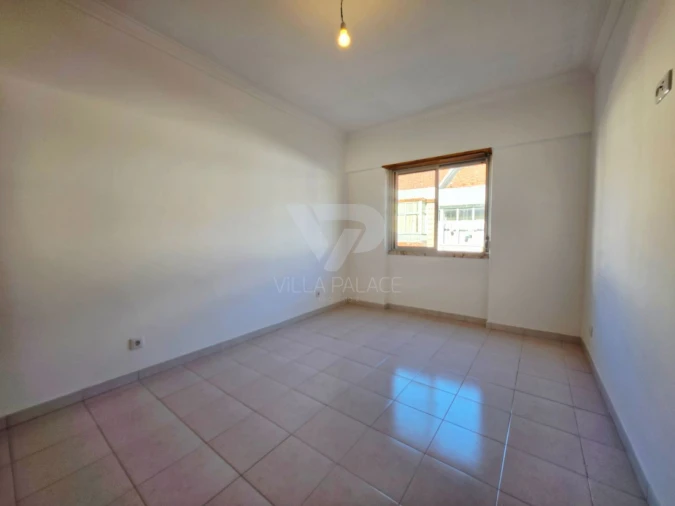 Apartamento T3 para Arrendamento em Venteira Foto 7
