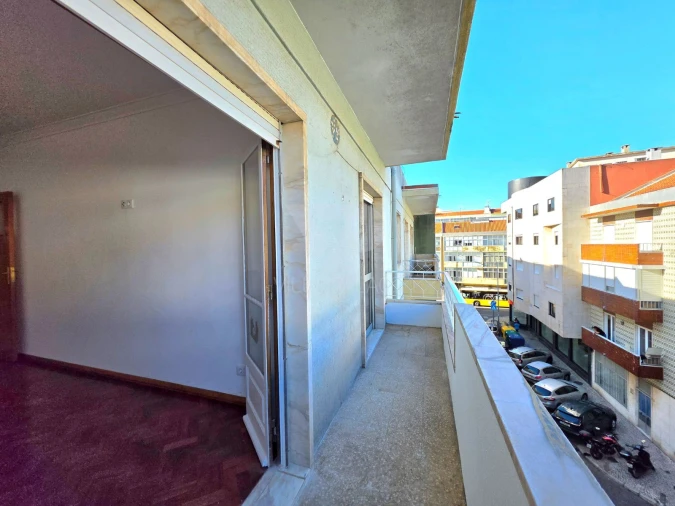 Apartamento T3 para Arrendamento em Venteira Foto 16