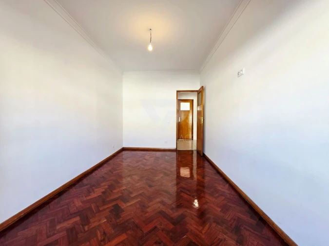 Apartamento T3 para Arrendamento em Venteira Foto 13