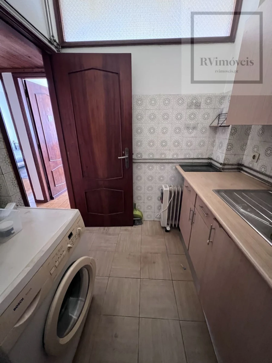 Apartamento T1 para Venda em Paranhos Foto 9