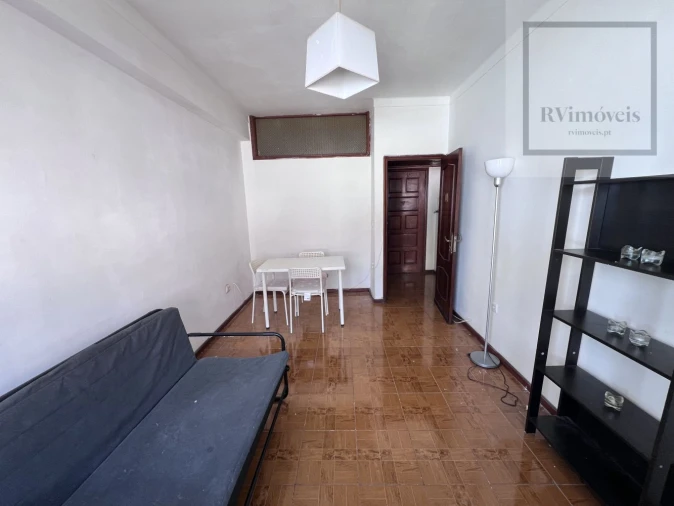 Apartamento T1 para Venda em Paranhos Foto 5