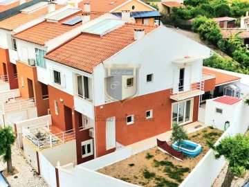 Moradia T3 para Venda em Miragaia e Marteleira