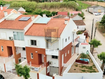 Moradia T3 para Venda em Miragaia e Marteleira