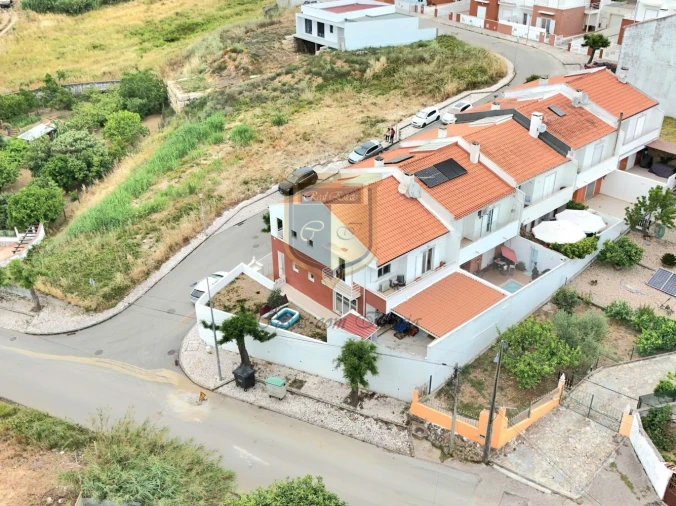 Moradia T3 para Venda em Miragaia e Marteleira Foto 24