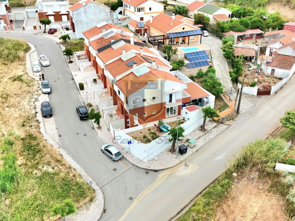 Moradia T3 para Venda em Miragaia e Marteleira Foto 25