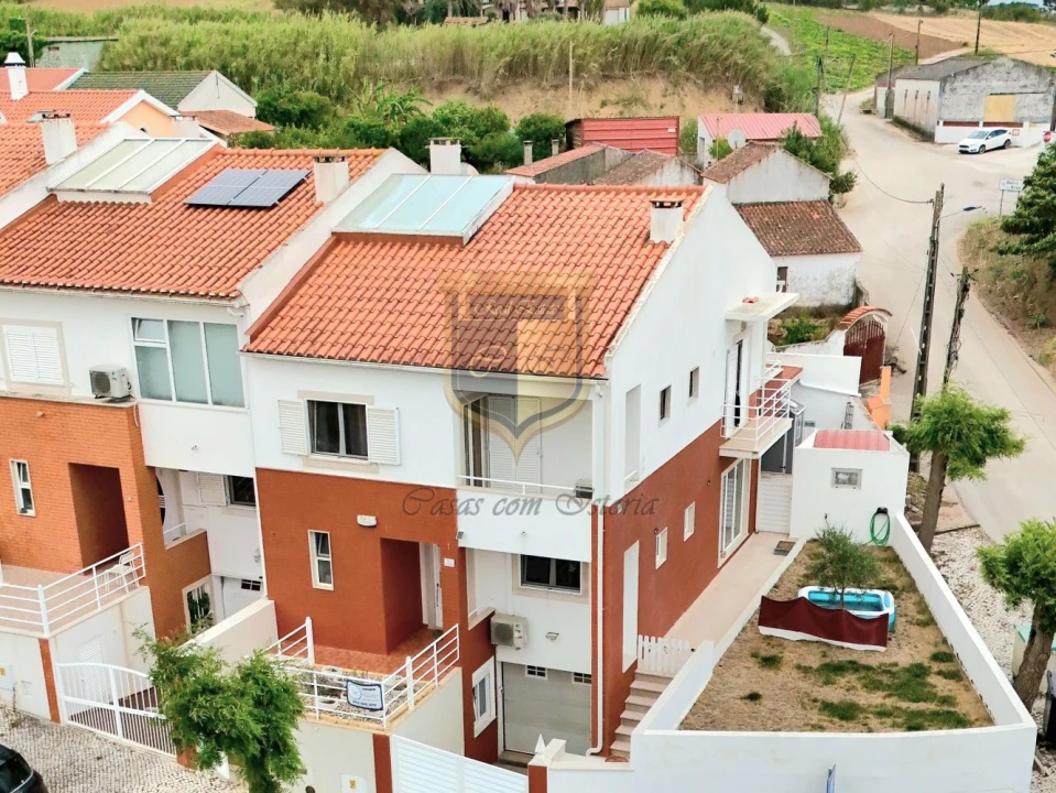 Moradia T3 para Venda em Miragaia e Marteleira Foto 1