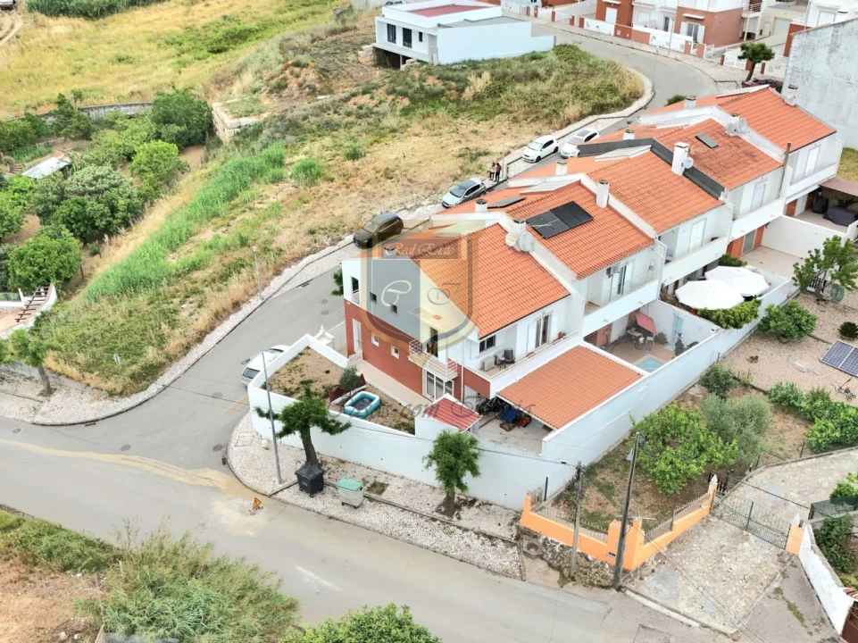 Moradia T3 para Venda em Miragaia e Marteleira Foto 24