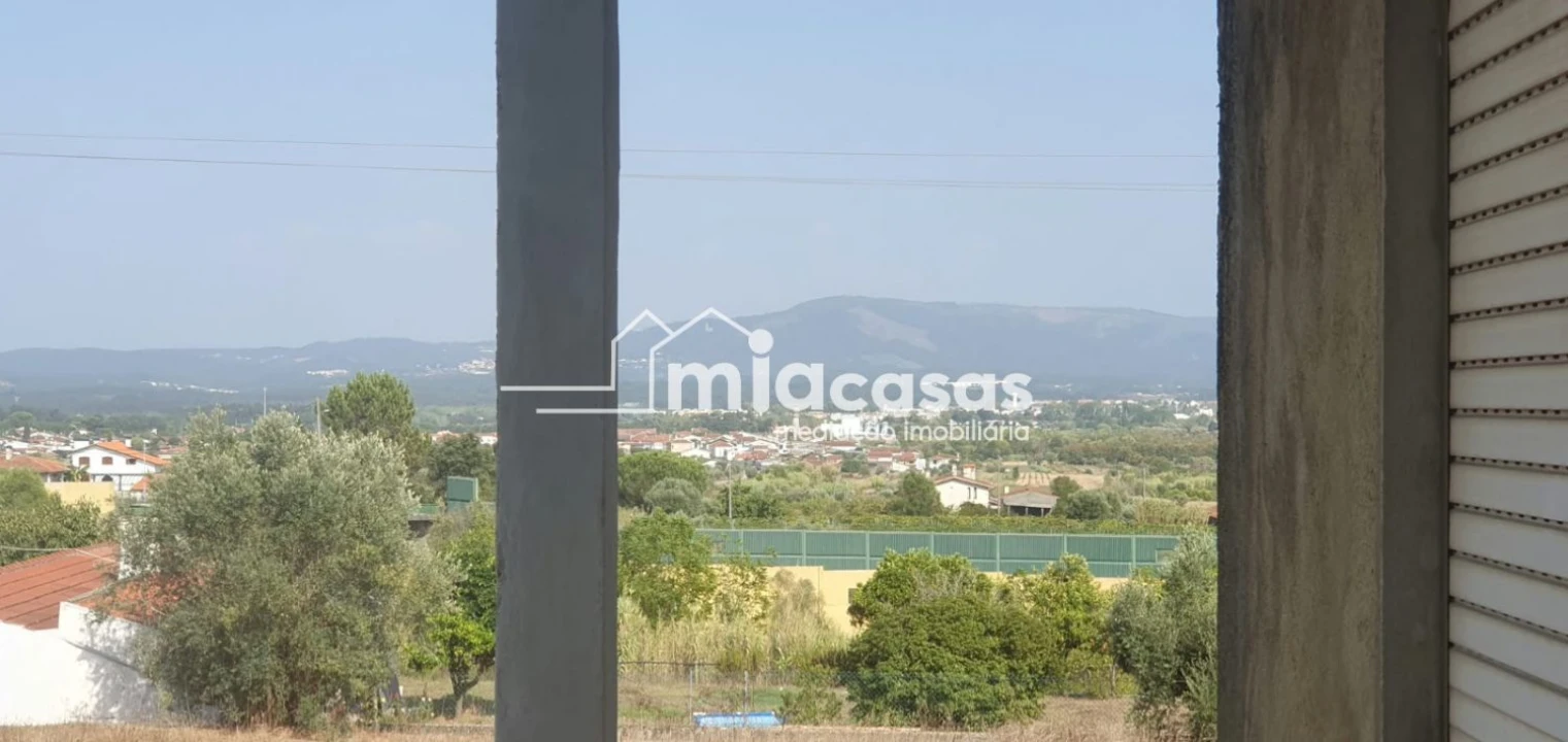 Moradia T3 para Venda em Sepins e Bolho Foto 4